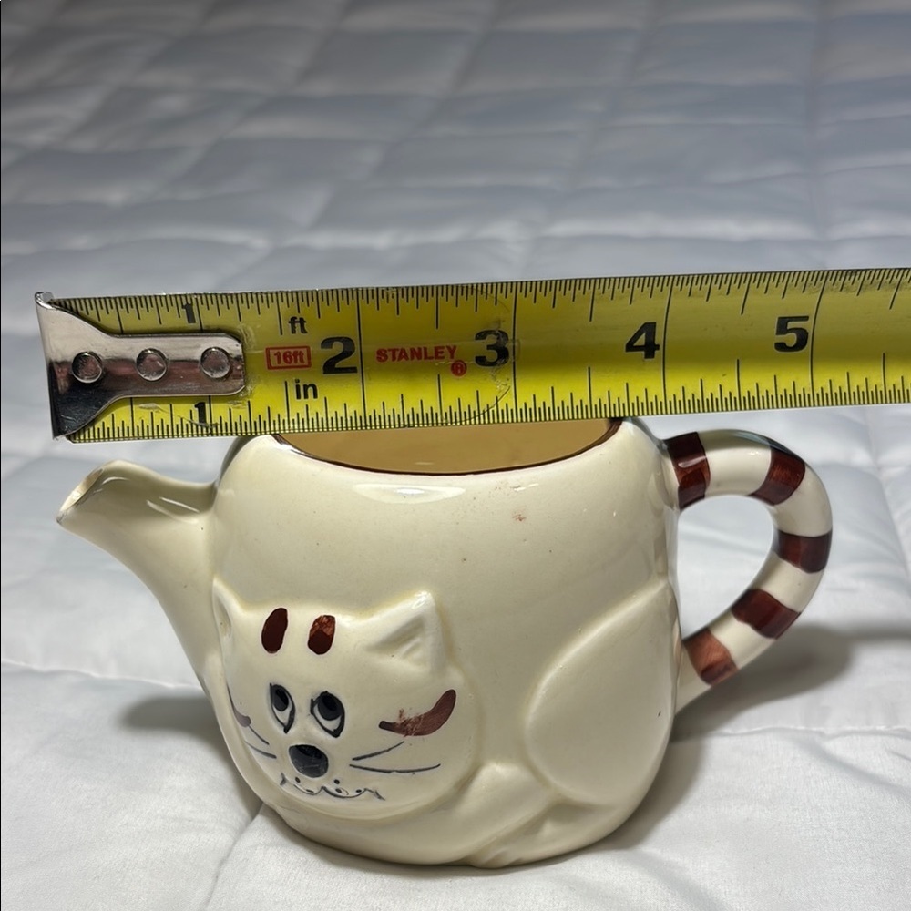 Vintage Cat-themed Ceramic Coffee or Tea Creamer Dish - Picture 3 of 9